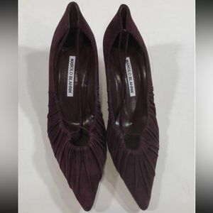 NEW!! Manolo Blahnik Women's Burgundy Suede Heels Size 37